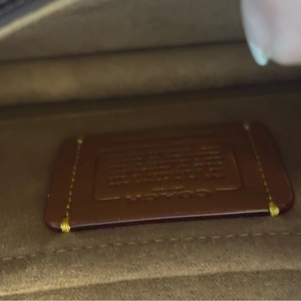 Coach mini Claire Crossbody with floral ,with mini wallet with umbrella - Picture 8 of 9